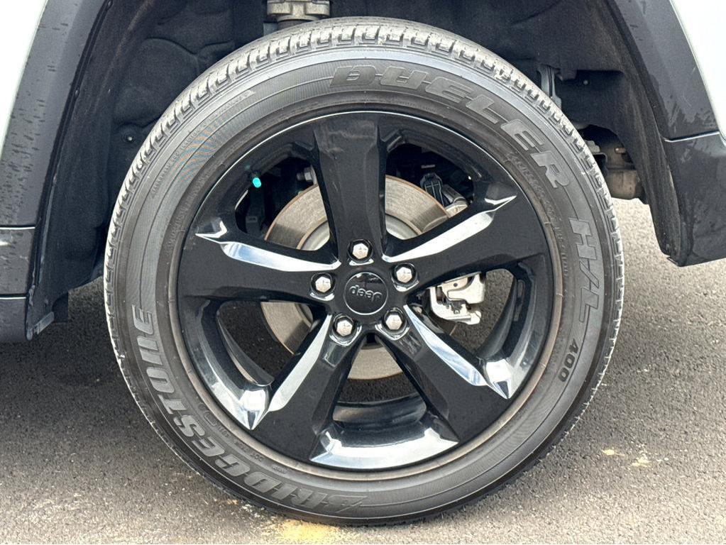 used 2022 Jeep Grand Cherokee car, priced at $34,300