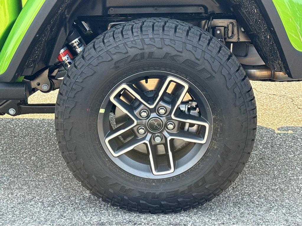 new 2025 Jeep Gladiator car, priced at $63,690