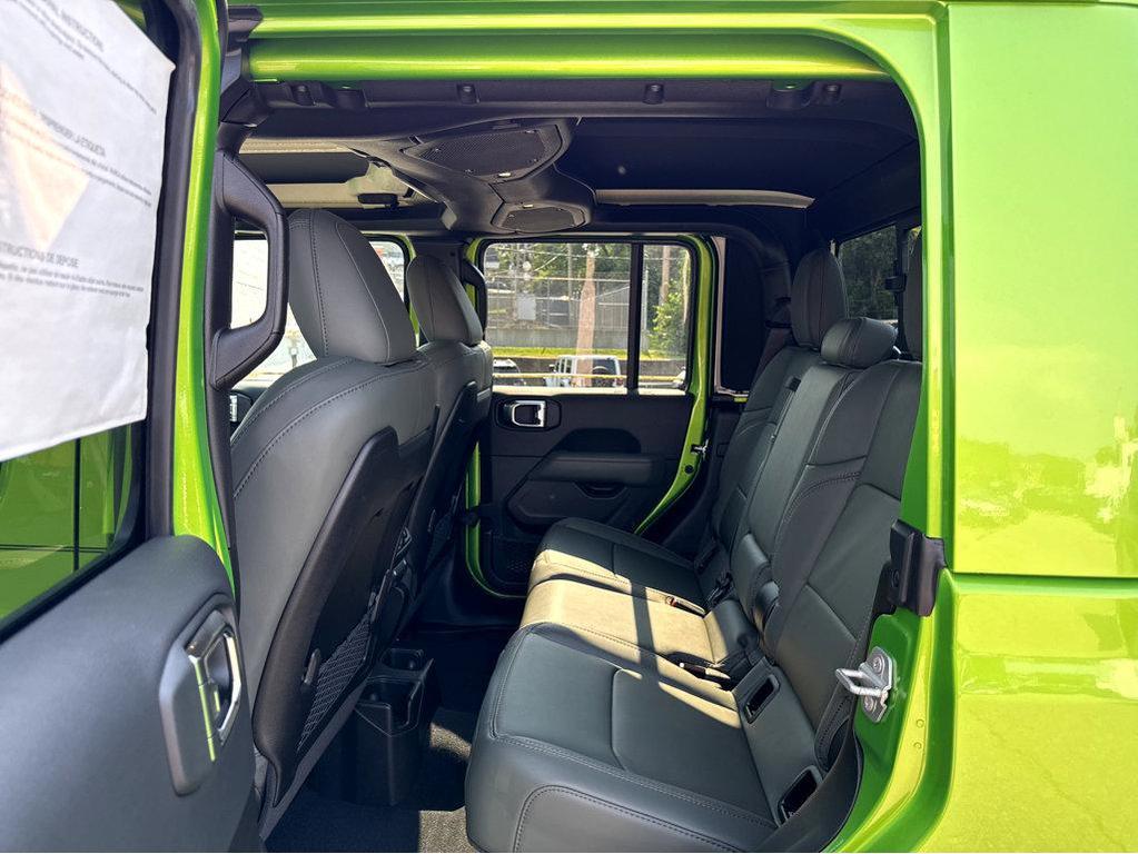 new 2025 Jeep Gladiator car, priced at $63,690