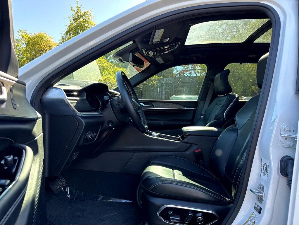 used 2022 Jeep Grand Cherokee car, priced at $38,500