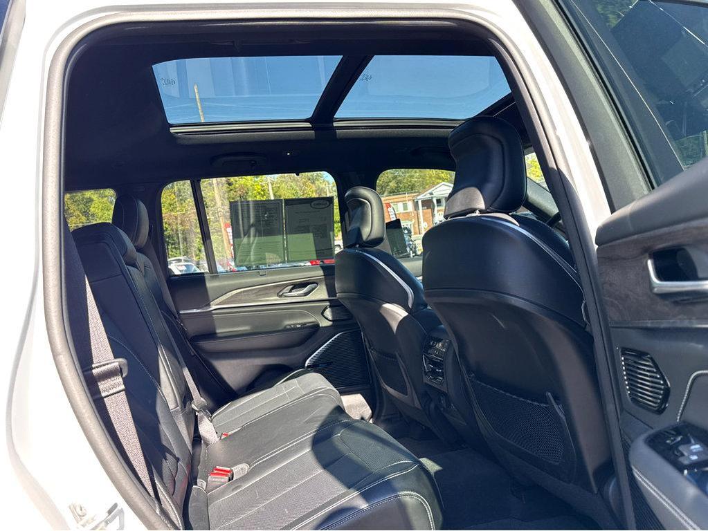 used 2022 Jeep Grand Cherokee car, priced at $38,500