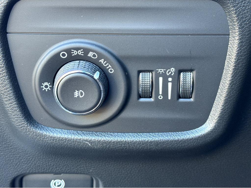 used 2022 Jeep Grand Cherokee car, priced at $38,500