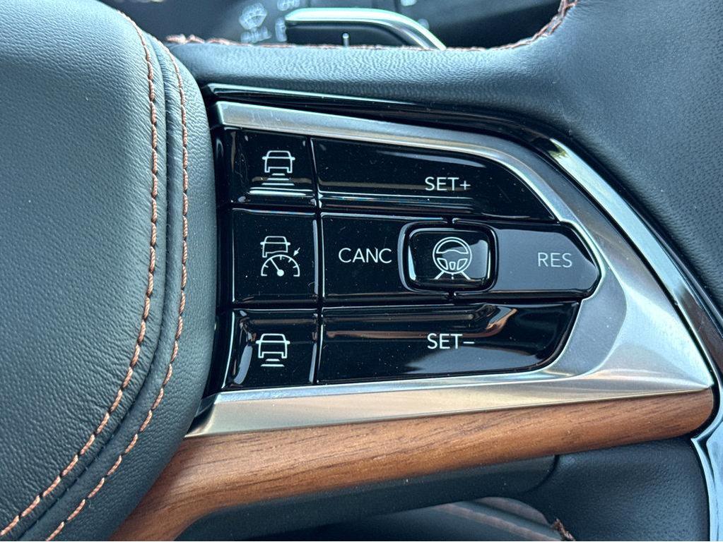 new 2025 Jeep Grand Cherokee car, priced at $71,425