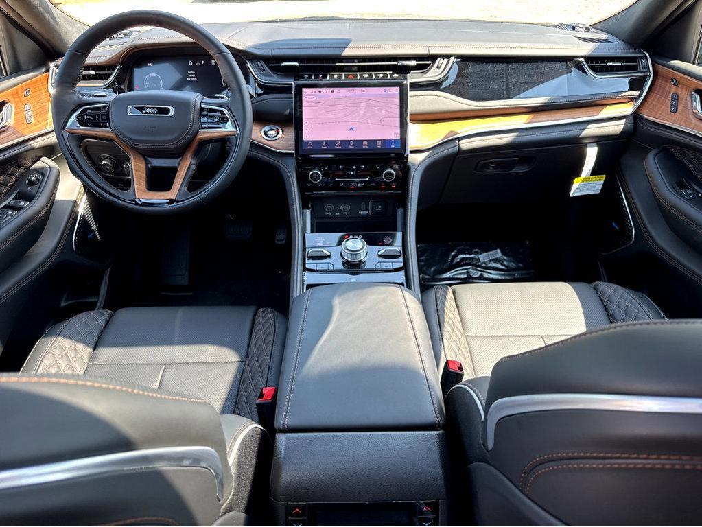 new 2025 Jeep Grand Cherokee car, priced at $71,425