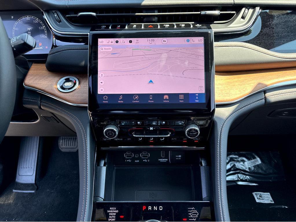 new 2025 Jeep Grand Cherokee car, priced at $71,425