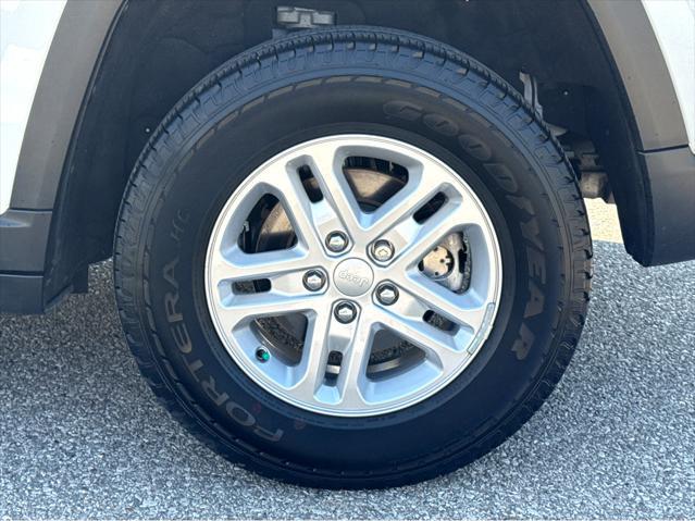 used 2023 Jeep Grand Cherokee car, priced at $31,000