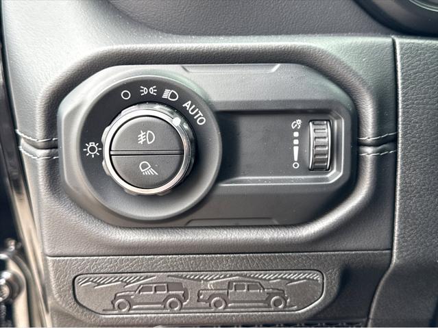 new 2025 Jeep Gladiator car, priced at $48,685