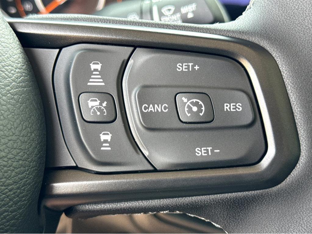 new 2025 Jeep Gladiator car, priced at $49,975