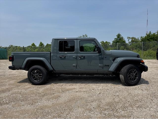 new 2025 Jeep Gladiator car, priced at $49,975