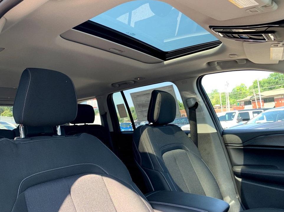 new 2025 Jeep Grand Cherokee car, priced at $42,375