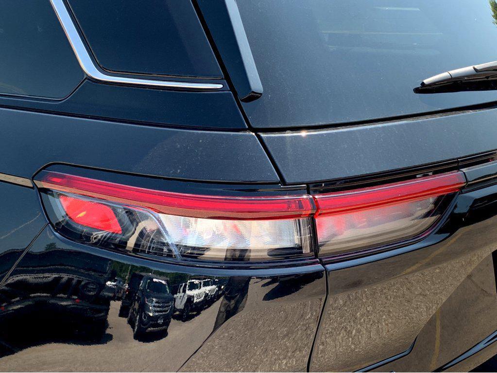 new 2025 Jeep Grand Cherokee car, priced at $42,375