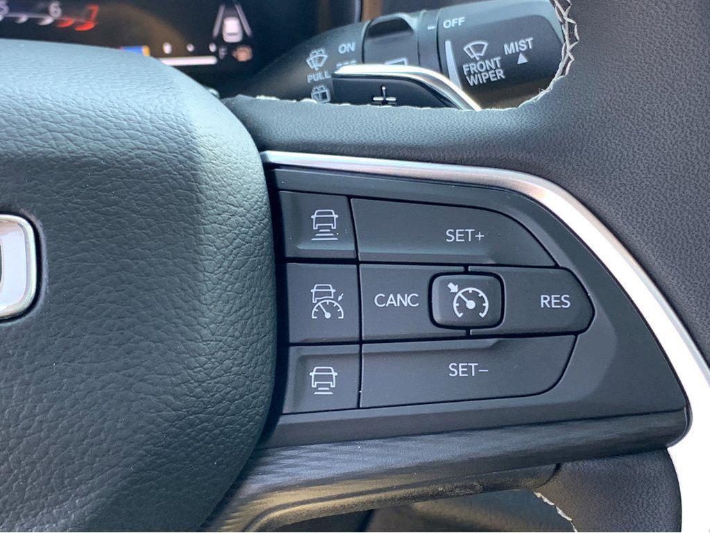 new 2025 Jeep Grand Cherokee car, priced at $42,375