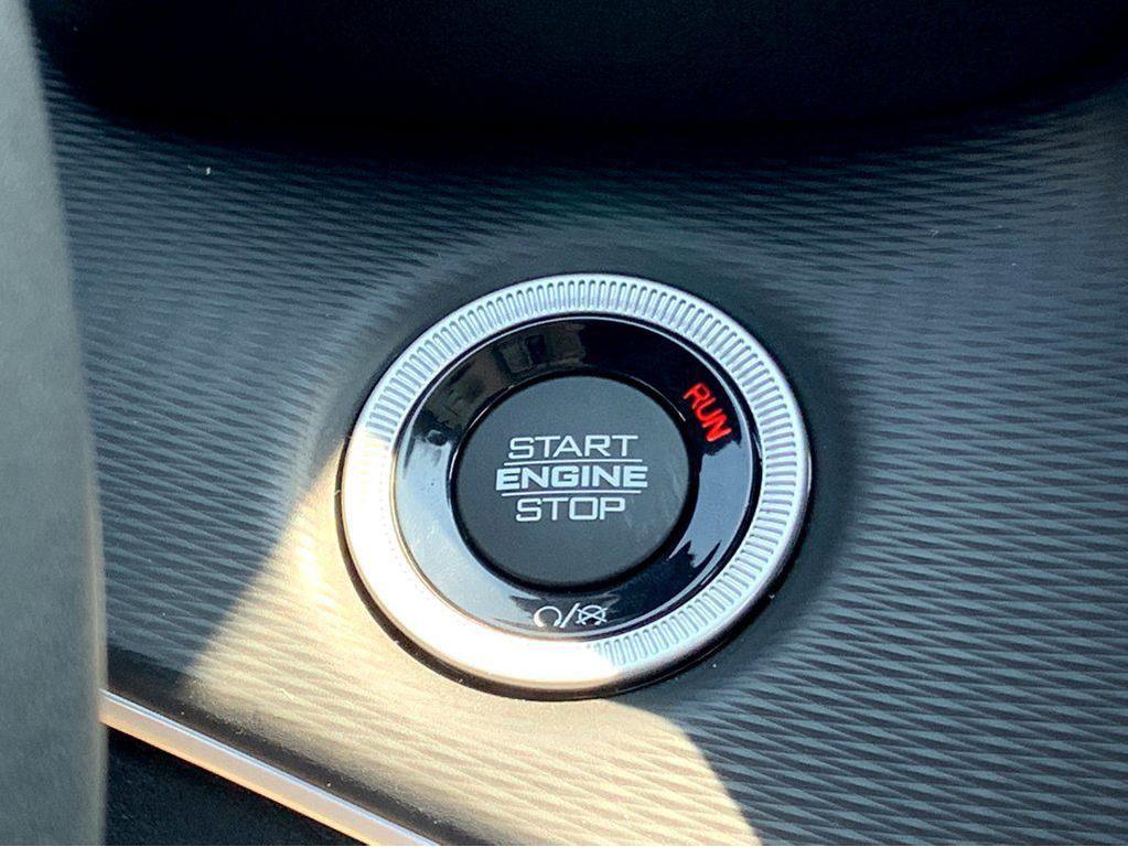 new 2025 Jeep Grand Cherokee car, priced at $42,375