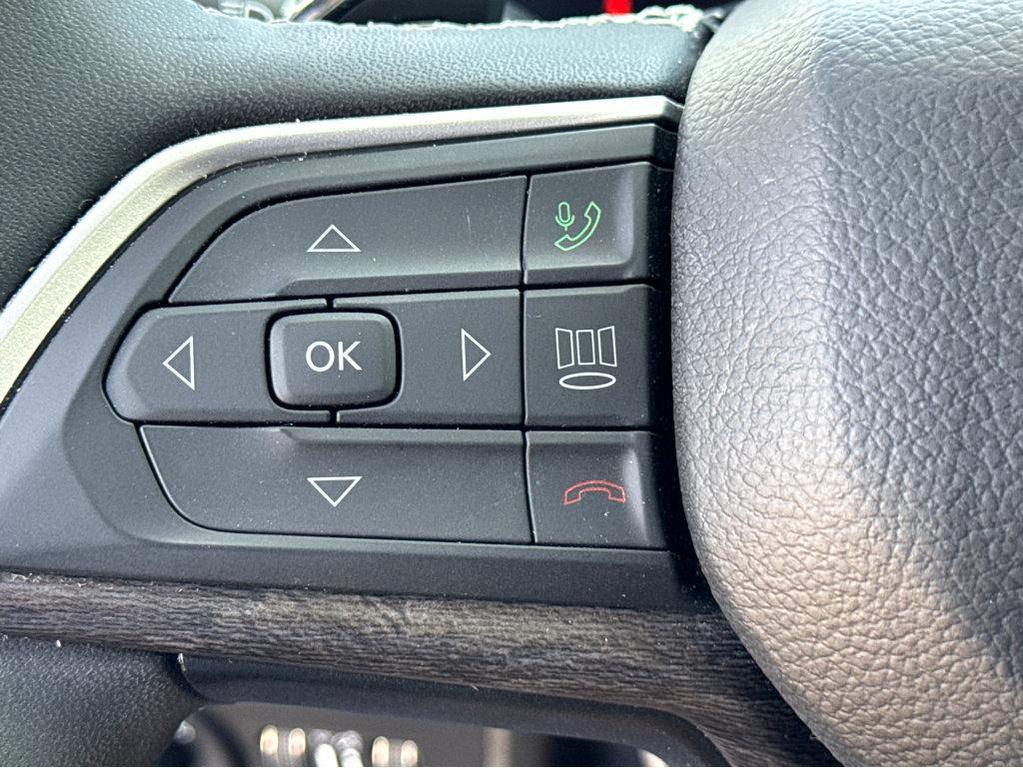 used 2023 Jeep Grand Cherokee car, priced at $33,994