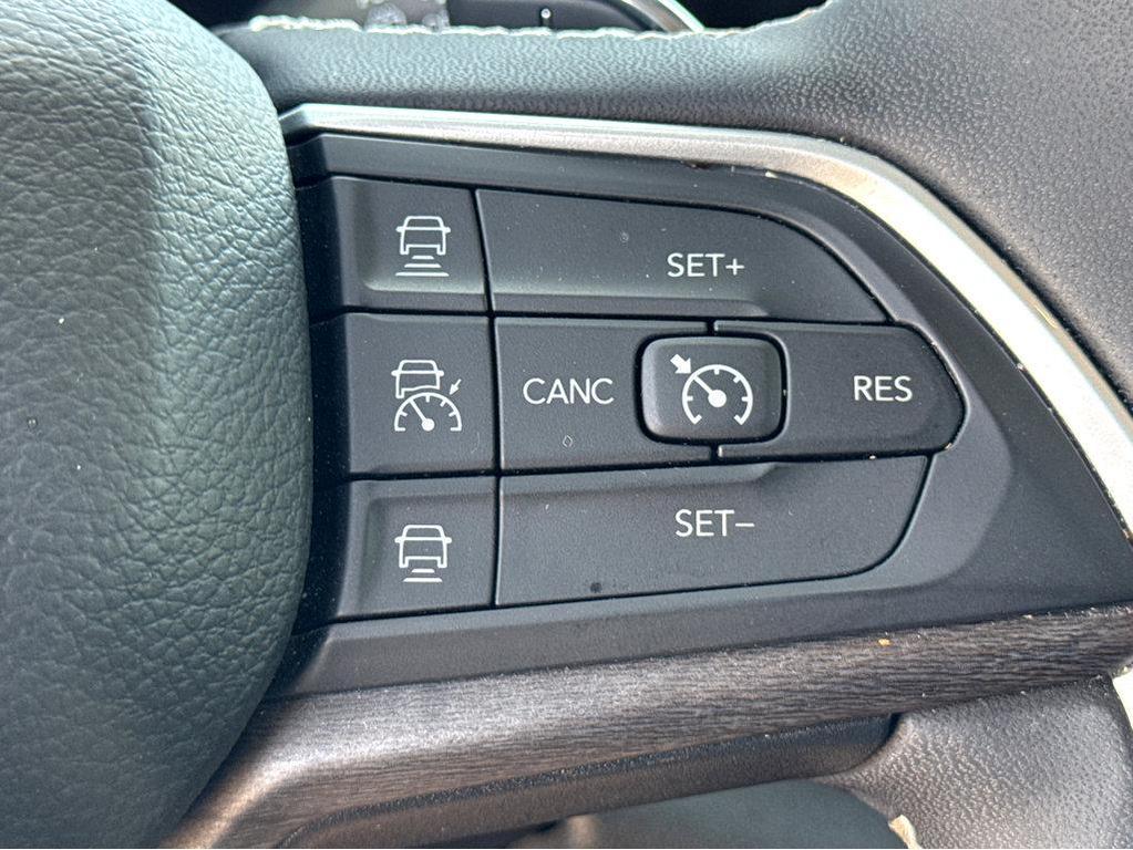 used 2023 Jeep Grand Cherokee car, priced at $33,994