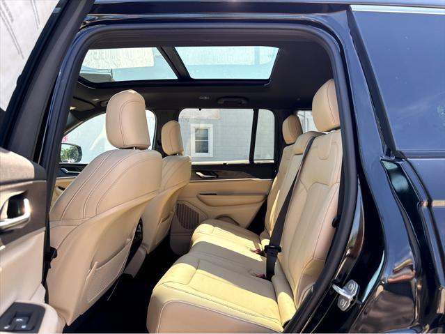 new 2025 Jeep Grand Cherokee car, priced at $56,555