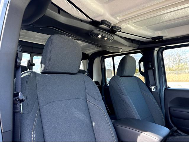 new 2025 Jeep Gladiator car, priced at $54,130