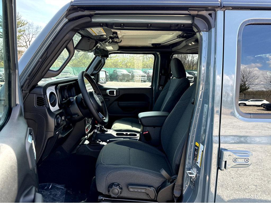 new 2025 Jeep Gladiator car, priced at $54,130