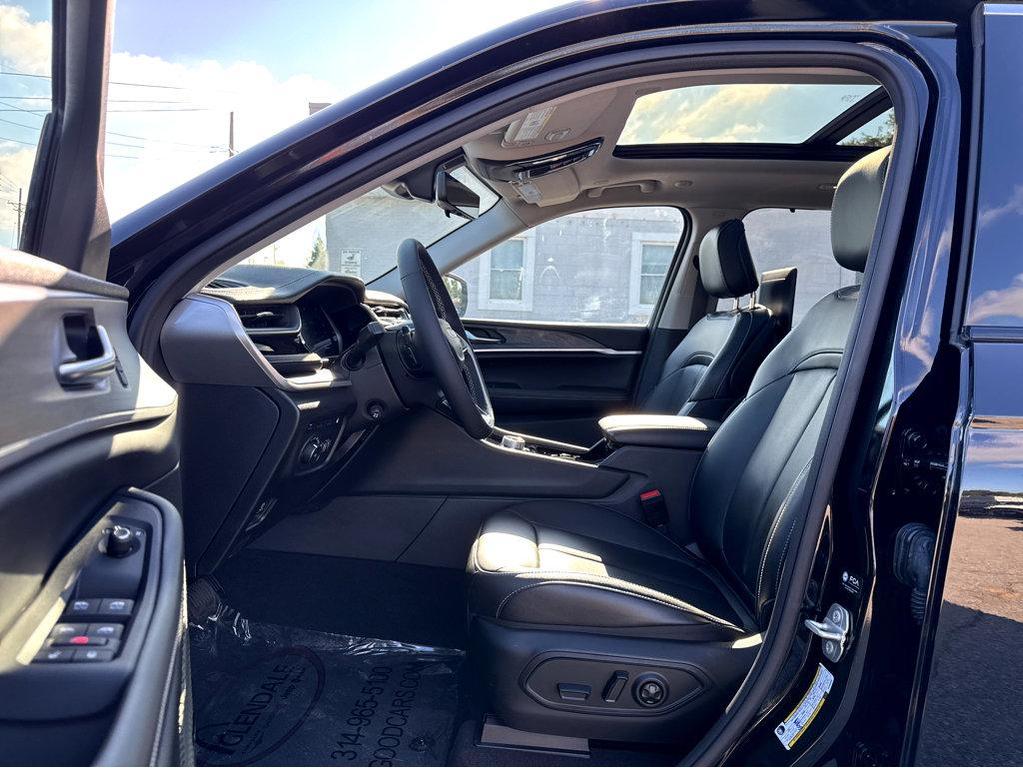 used 2023 Jeep Grand Cherokee 4xe car, priced at $35,990
