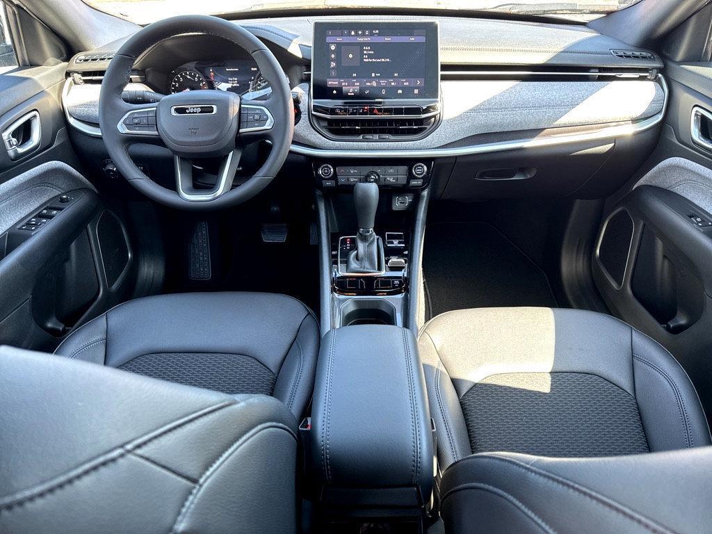 new 2025 Jeep Compass car, priced at $30,760