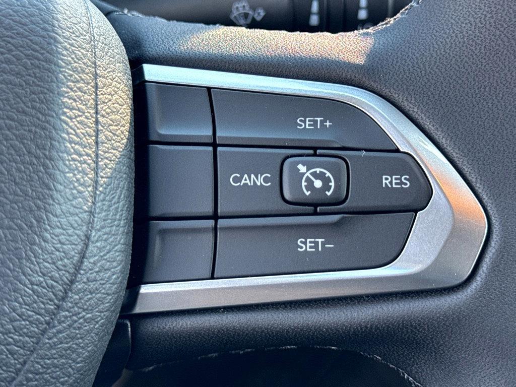 new 2025 Jeep Compass car, priced at $30,760