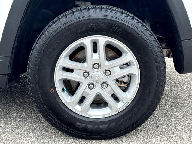 used 2023 Jeep Grand Cherokee car, priced at $30,833