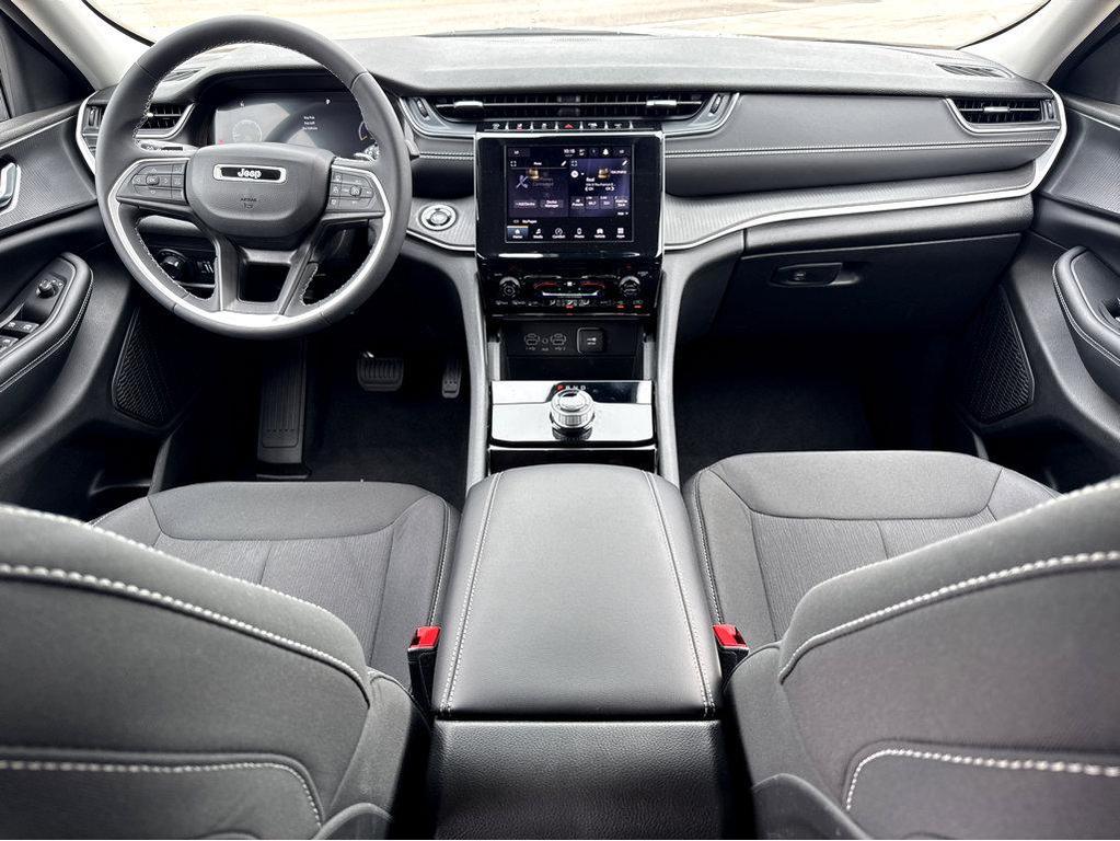 used 2023 Jeep Grand Cherokee car, priced at $29,990