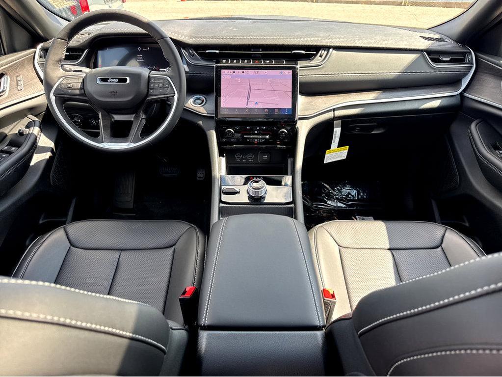 new 2025 Jeep Grand Cherokee car, priced at $52,935