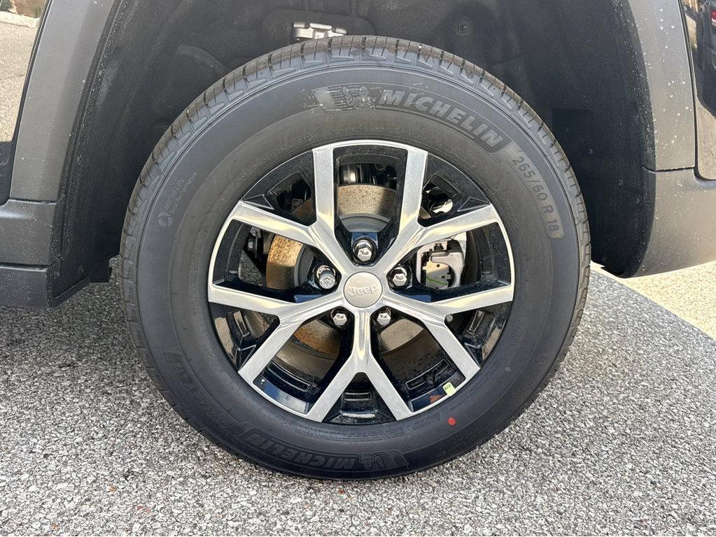 new 2025 Jeep Grand Cherokee car, priced at $52,935