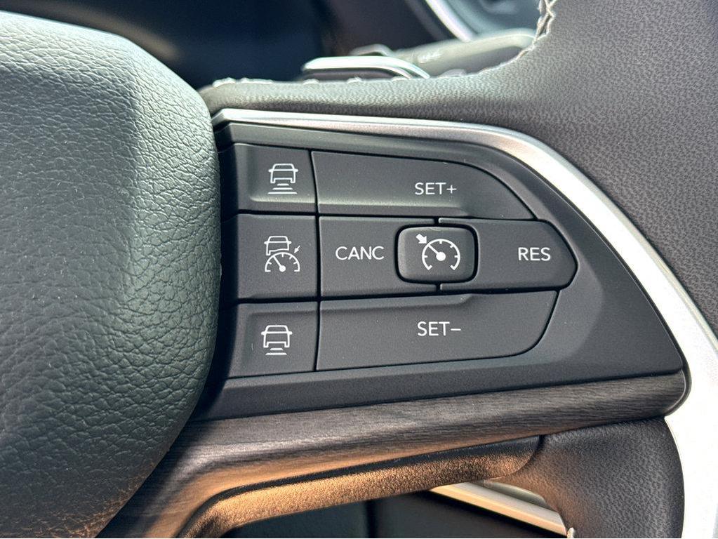 new 2025 Jeep Grand Cherokee car, priced at $52,935