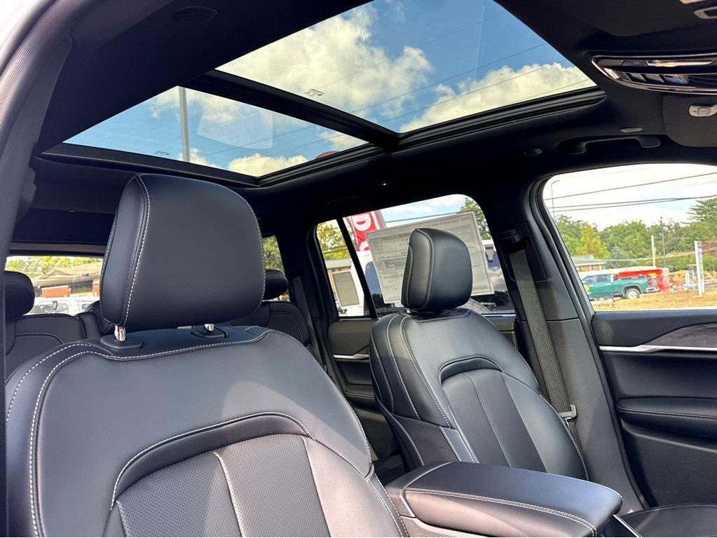 new 2025 Jeep Grand Cherokee car, priced at $52,340
