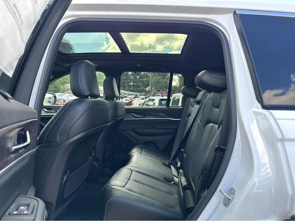 new 2025 Jeep Grand Cherokee car, priced at $52,340