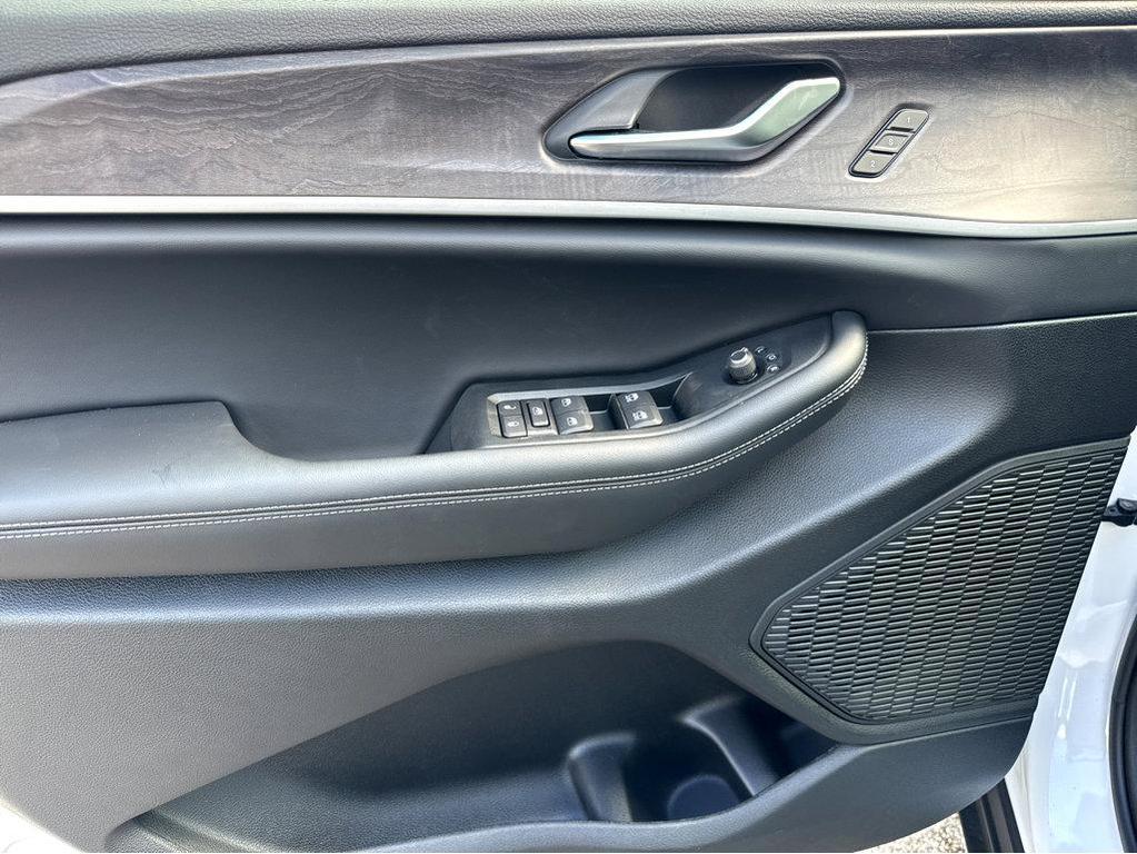 new 2025 Jeep Grand Cherokee car, priced at $52,340