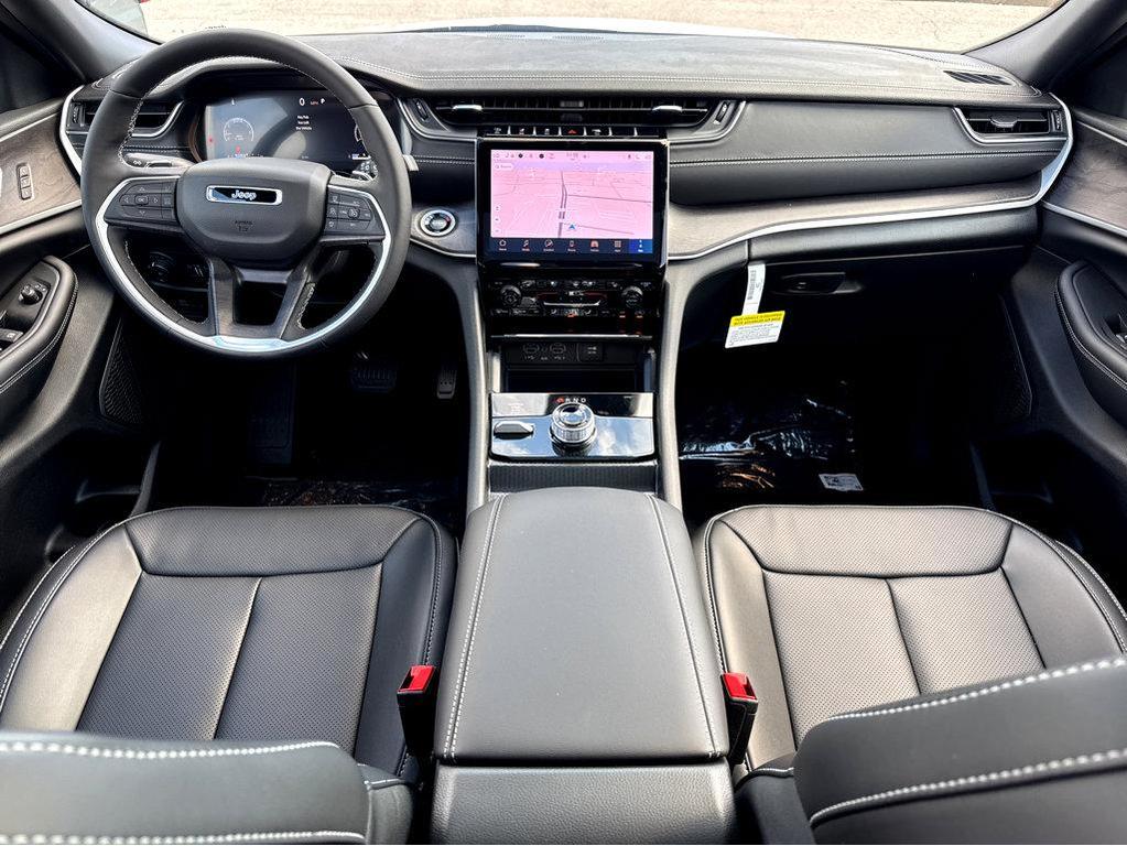 new 2025 Jeep Grand Cherokee car, priced at $52,340