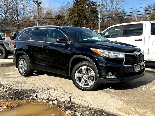 used 2014 Toyota Highlander car, priced at $15,990