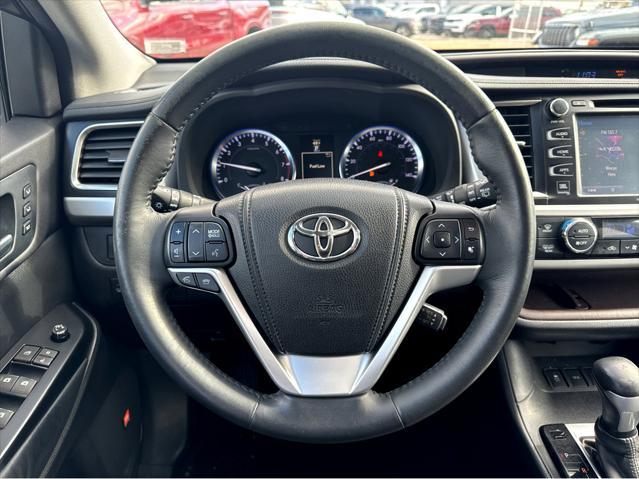 used 2014 Toyota Highlander car, priced at $15,990