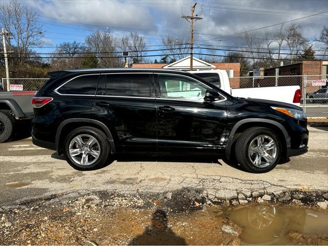 used 2014 Toyota Highlander car, priced at $15,990