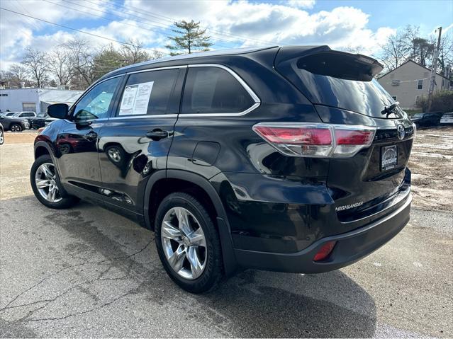 used 2014 Toyota Highlander car, priced at $15,990