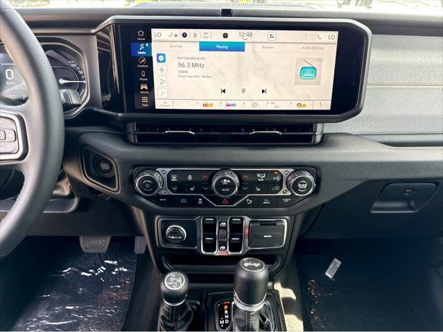 new 2025 Jeep Wrangler 4xe car