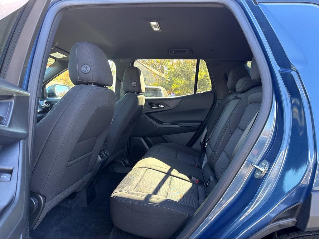 used 2025 Chevrolet Equinox car, priced at $29,293