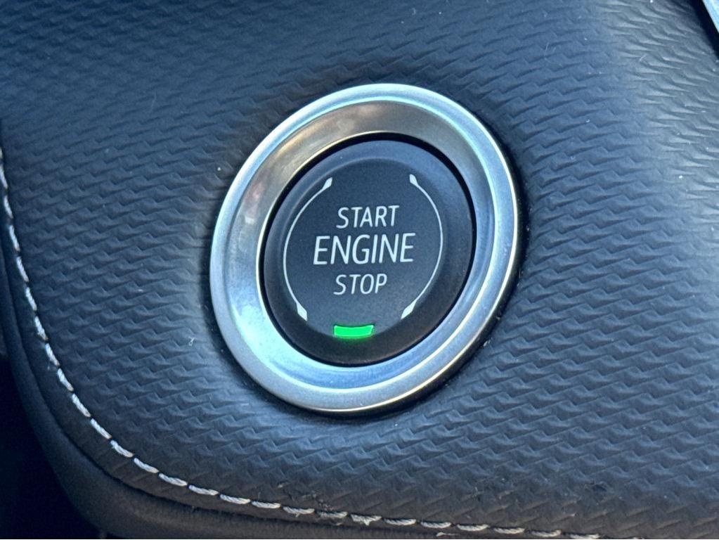 used 2025 Chevrolet Equinox car, priced at $29,293