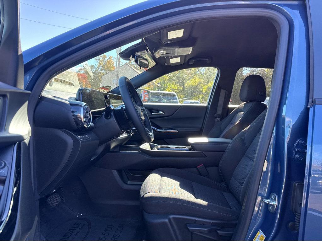 used 2025 Chevrolet Equinox car, priced at $29,293