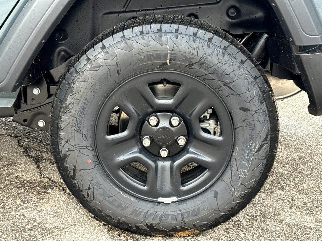 new 2025 Jeep Wrangler car, priced at $41,785