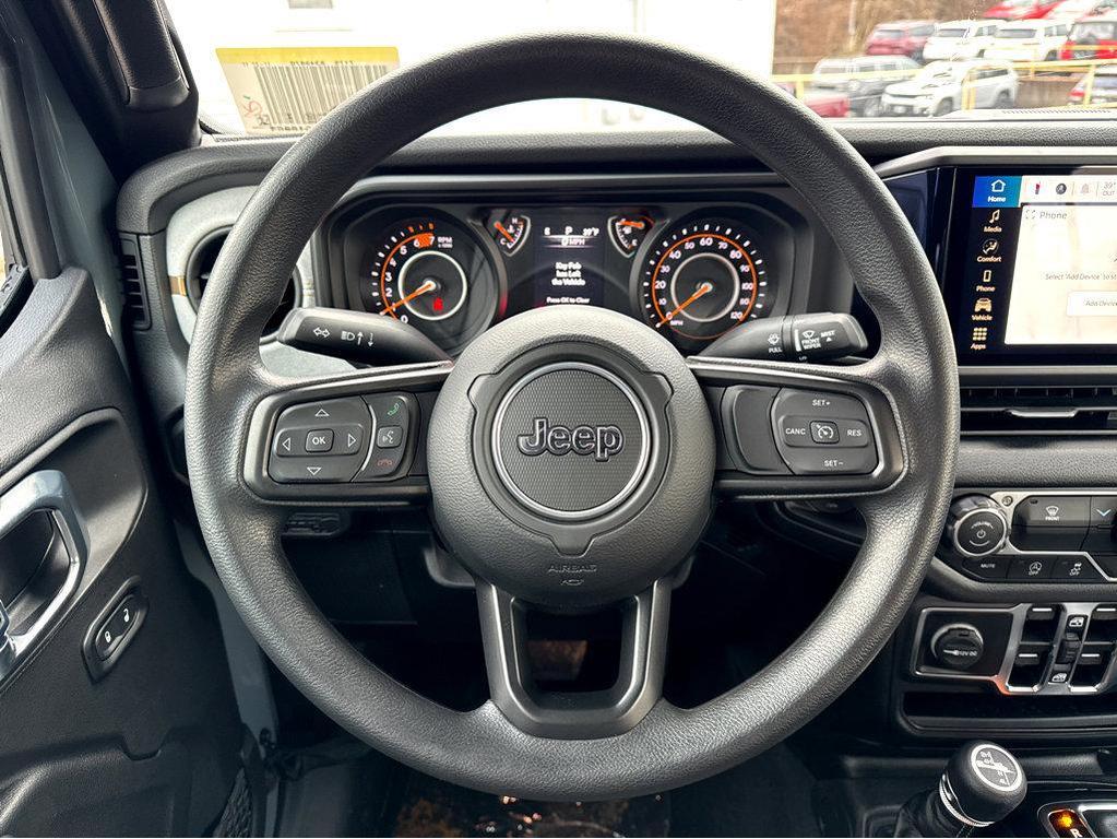 new 2025 Jeep Wrangler car, priced at $41,785