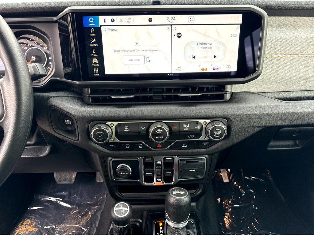 new 2025 Jeep Wrangler car, priced at $41,785