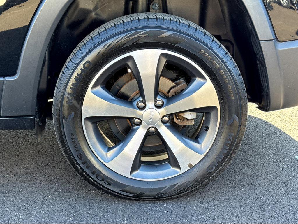 used 2020 Jeep Cherokee car, priced at $16,960