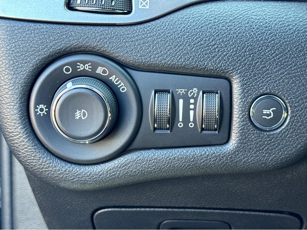 used 2020 Jeep Cherokee car, priced at $16,960