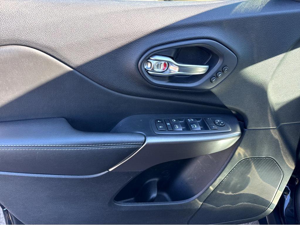 used 2020 Jeep Cherokee car, priced at $16,960