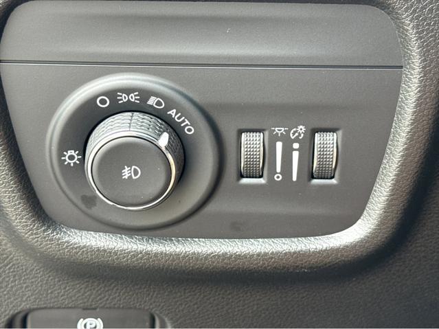 used 2022 Jeep Grand Cherokee car, priced at $32,995