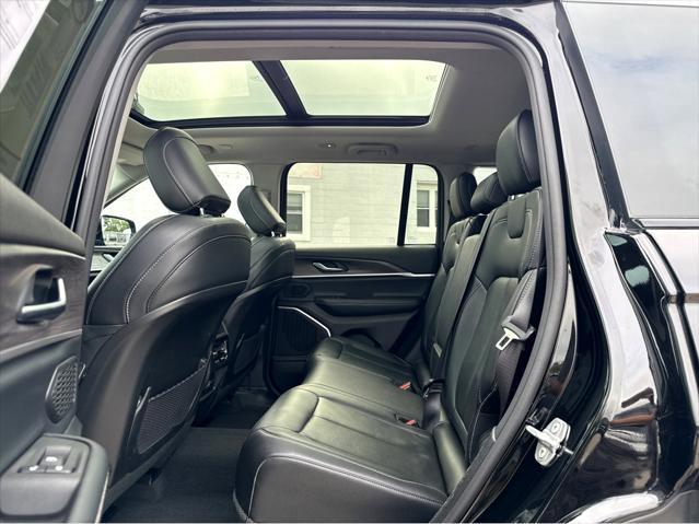used 2022 Jeep Grand Cherokee car, priced at $32,995